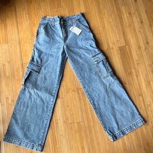 Brandy Melville Tatum light wash cargo jeans